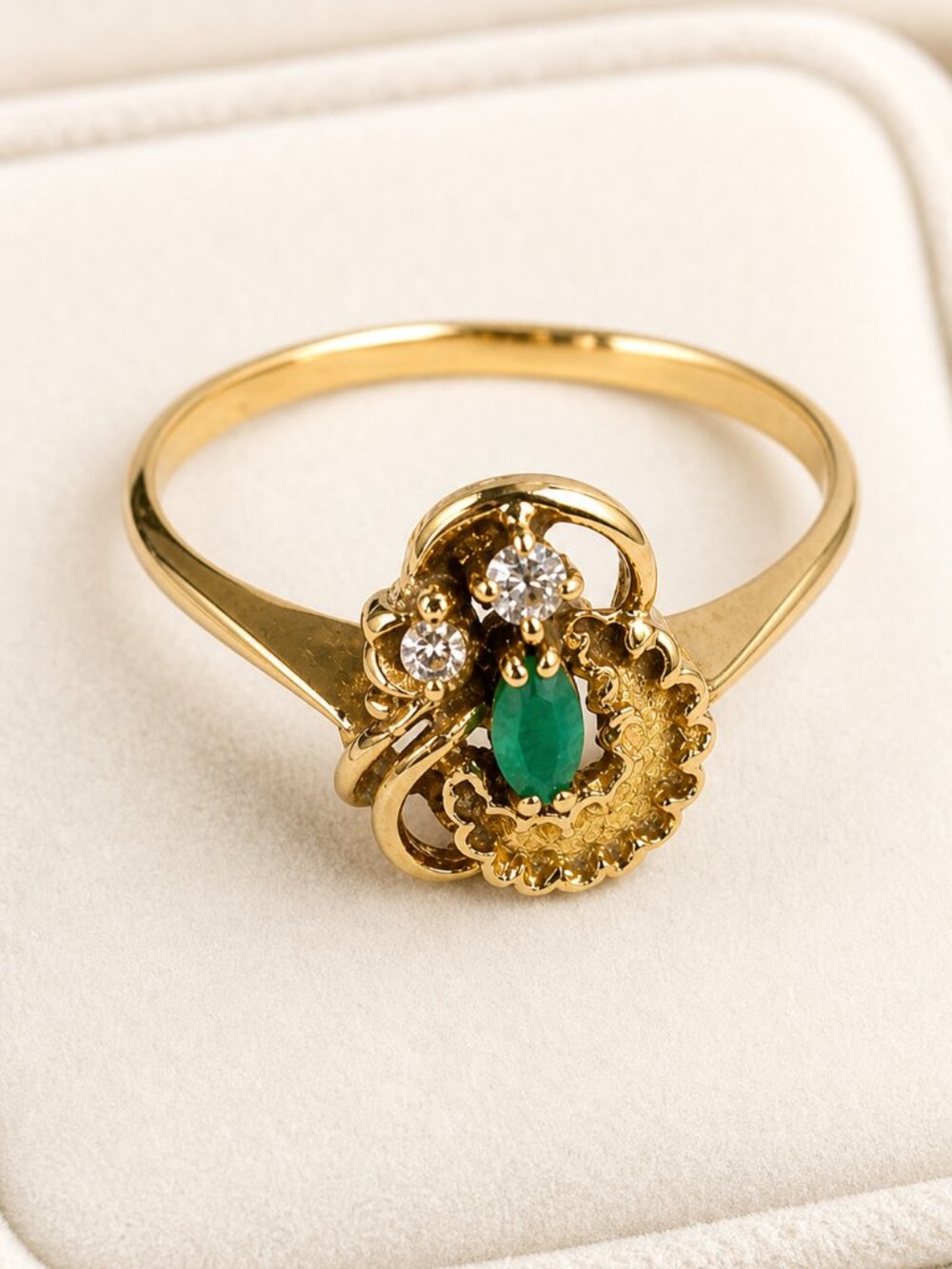 VTG *Spain* 14K Gold Natural Emerald & Diamond Estate Floral Ring Sz 7